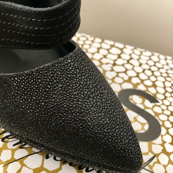 ABS Allen Schwartz - Gorgeous Black Heels  👠 - Picture 5 of 8